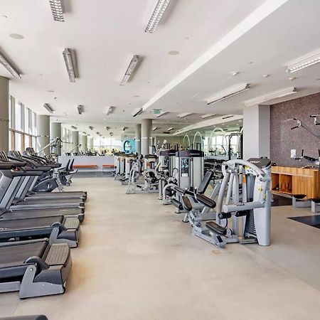 Lovely Upscale High Rise Private Parking & Pool Lägenhet Los Angeles Exteriör bild