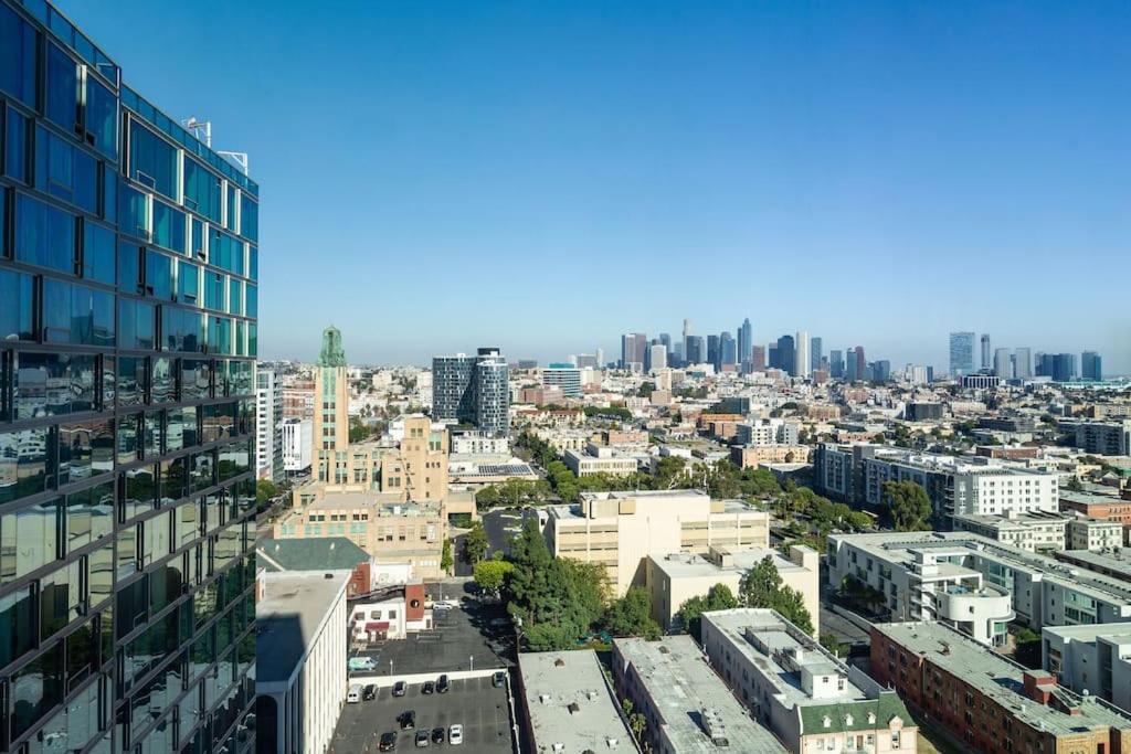 Lovely Upscale High Rise Private Parking & Pool Lägenhet Los Angeles Exteriör bild