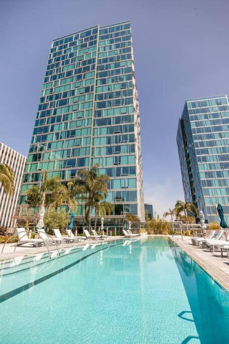 Lovely Upscale High Rise Private Parking & Pool Lägenhet Los Angeles Exteriör bild